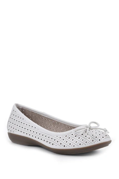 Cliffs By White Mountain Cheryl Ballet Flat In White Burnished Smooth