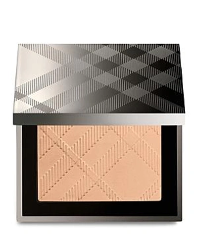 Burberry Beauty Beauty Nude Glow Pressed Powder In No. 11 Porcelain
