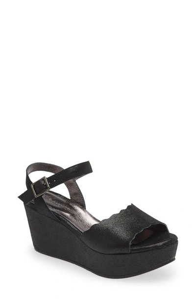 Chocolat Blu Wisdom Platform Wedge Sandal In Black Shimmer