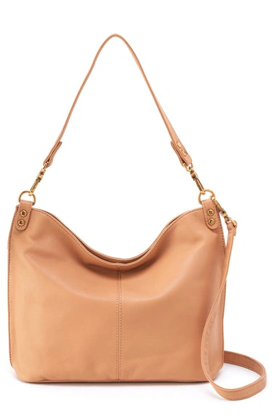 Hobo Pier Leather Tote In Sandstorm