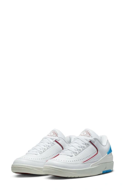 Jordan Air  2 Retro Sneaker In White/ Red/ Dark Powder Blue