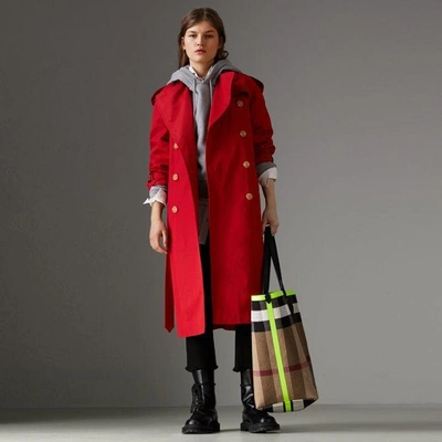 Burberry Raglan-sleeve Cotton Trench Coat In 缤纷红色 | ModeSens