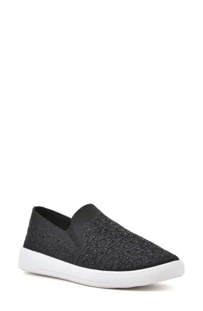 White Mountain Footwear Unit Knit Slip-on Sneaker In Black/ Fabric