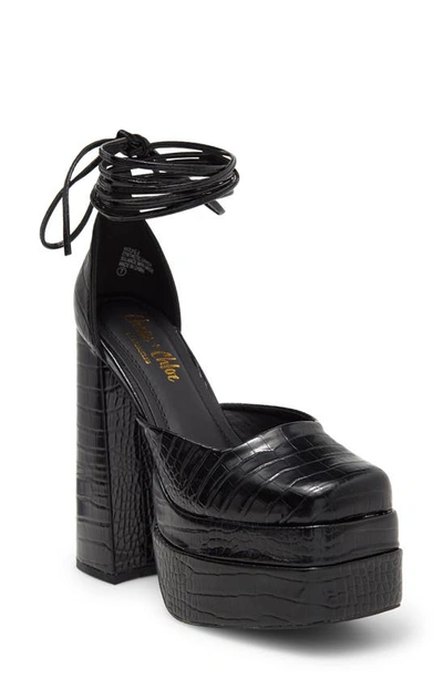 Chase & Chloe Wolfe 2 Croc Embossed Platform Pump In Black Croc
