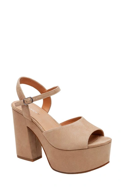 Lisa Vicky Jig Platform Sandal In Tan Camel