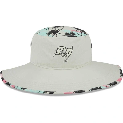 New Era Men's  Khaki Tampa Bay Buccaneers Retro Beachin' Bucket Hat