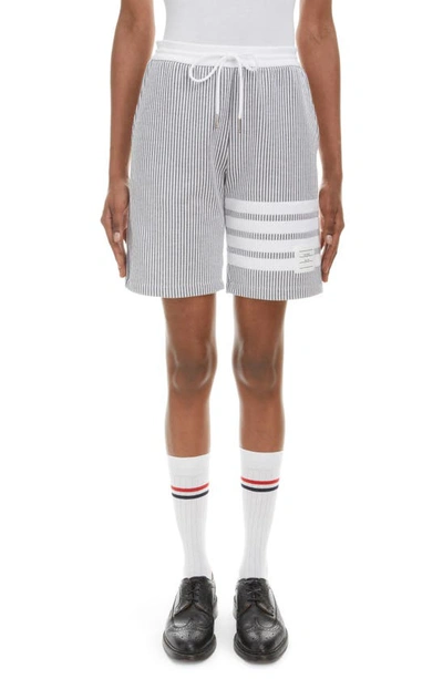 Thom Browne 4-bar Stripe Seersucker Shorts In Grau