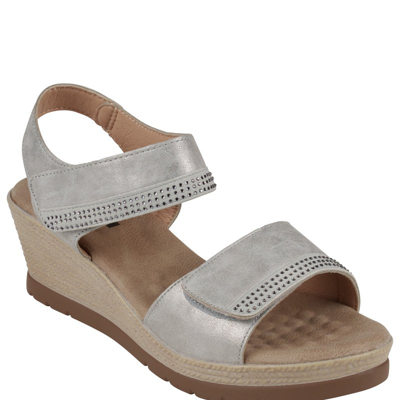 Gc Shoes Women's Jorda Embellished Wedge Sandals In Grey