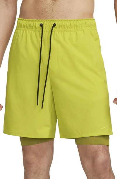Nike Men's Unlimited Dri-fit 7" 2-in-1 Versatile Shorts In Green