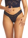 Hanky Panky Signature Lace Low Rise Thong In Navy