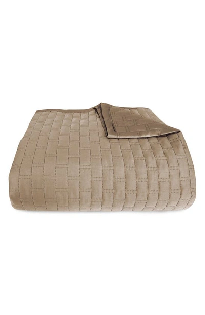 Bedvoyage Quilted Coverlet In Champagne