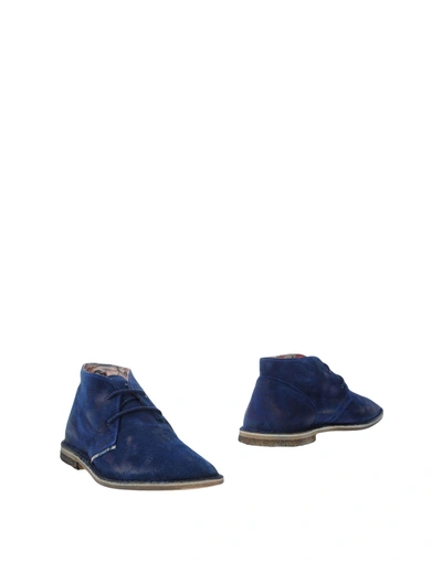 Le Crown Boots In Blue