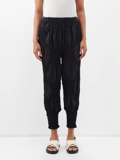Issey Miyake Gathered Cotton-blend Trousers In Black