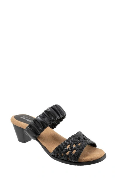 Trotters Mae Woven Slide Sandal In Black