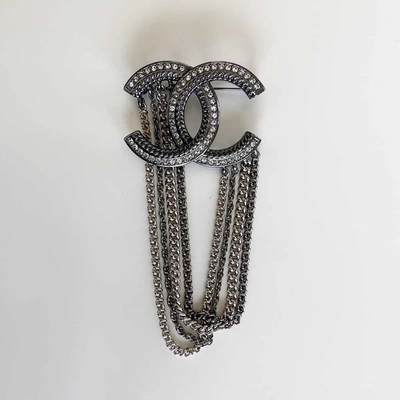 Pre-owned Chanel Chain Dangle Brooch In Brand New-no Tags / 9.5 X 4.5 Cm /  Grey