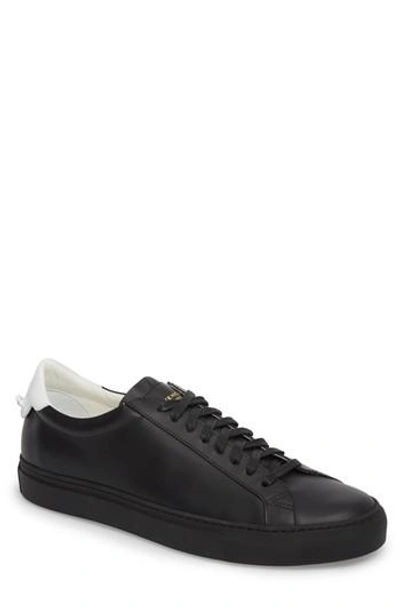 Givenchy 'urban Knots Lo' Sneaker In Black/ White