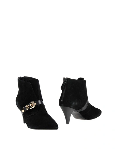 Sandro Ankle Boot In Black