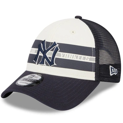 New Era Men's  White, Navy New York Yankees Team Stripe Trucker 9forty Snapback Hat In White,navy