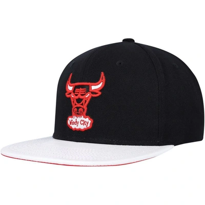 Mitchell & Ness Men's  Black, White Chicago Bulls Hardwood Classicsâ Wear Away Visorâ Snapback Hat In Black,white