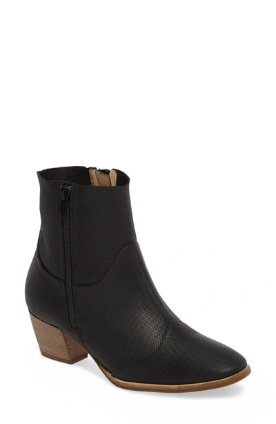 Amalfi By Rangoni Robin Bootie In Black Leather