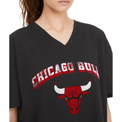 Tommy Jeans Black Chicago Bulls Ashley V-neck T-shirt
