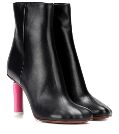 Vetements Lighter-heel Leather Ankle Boots In Black