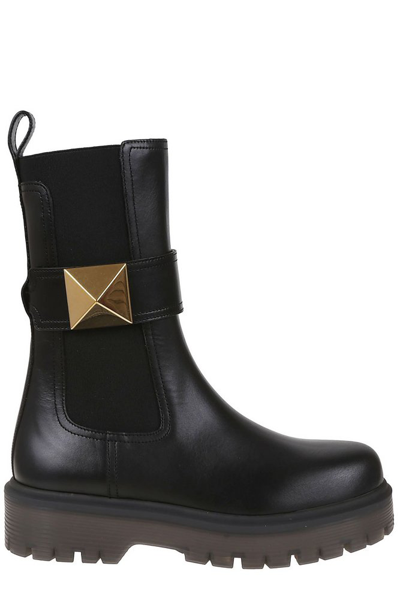 Valentino Garavani Rounded Toe Boots In Nero