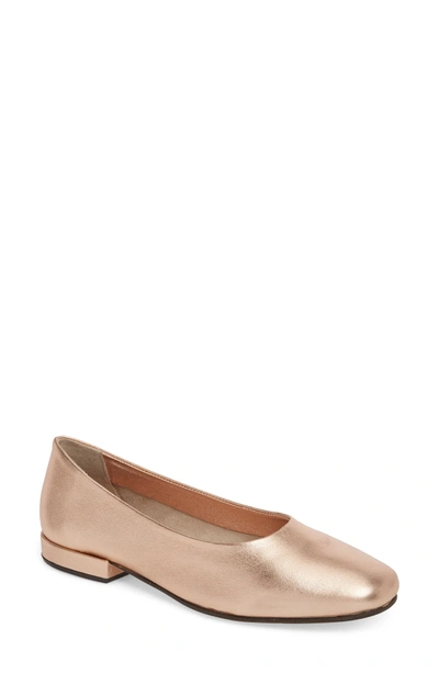 Seychelles Tour Guide Flat In Rose Gold Leather