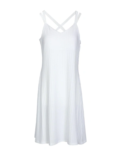 Armani Exchange 短款连衣裙 In White