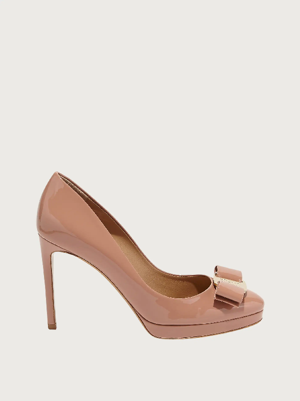 salvatore ferragamo osimo pump