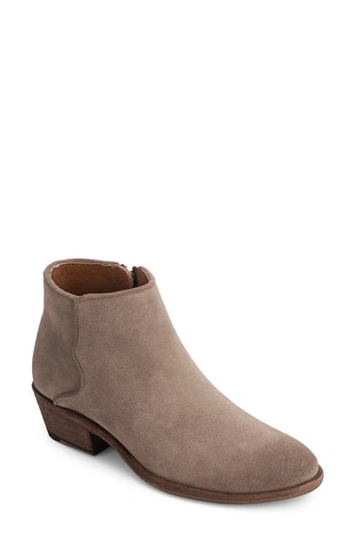 Frye Carson Piping Bootie In Grey
