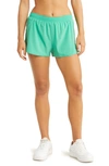 Alo Yoga Stride Shorts In Lettuce