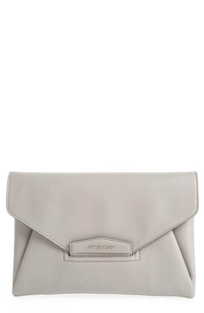 Givenchy 'medium Antigona' Leather Envelope Clutch - Grey In Pearl Grey
