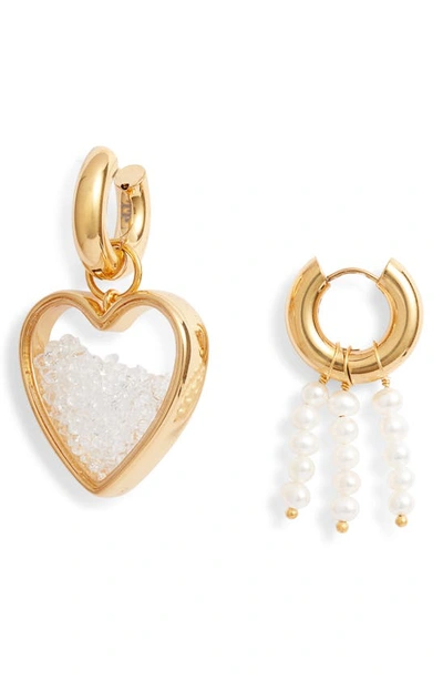 Timeless Pearly Mismatched Hoop Earrings In Gold/ White