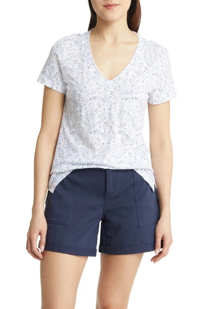 Caslon Short Sleeve V-neck T-shirt In White-blue Whisper Floral