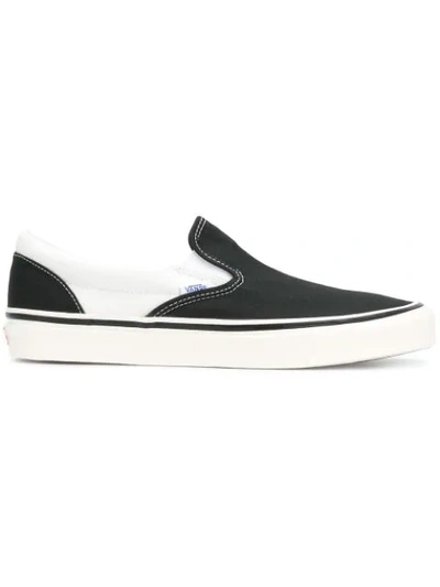 Vans Classic Slip-on Trainers In Black