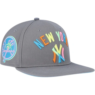 Pro Standard Grey New York Yankees Washed Neon Snapback Hat