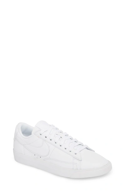 Nike Blazer Low Le Sneaker In White/ White-white
