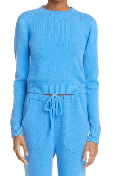 The Elder Statesman Simple Crop Cashmere Sweater In Cerulean