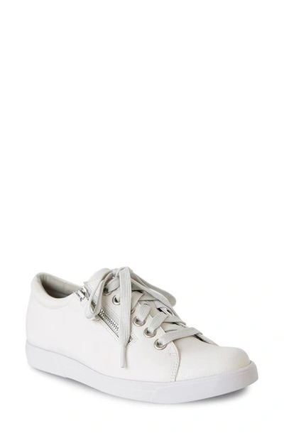 Munro Jamie Zip Sneaker In Off White