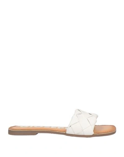 Gioseppo Woman Sandals Off White Size 9.5 Soft Leather