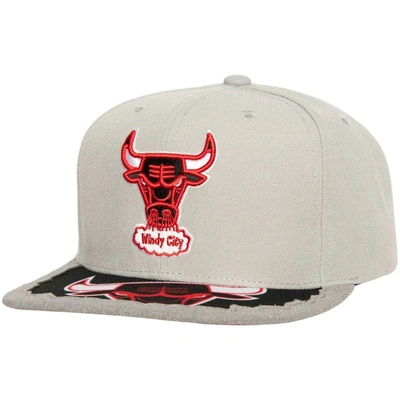 Mitchell & Ness Men's  Grey Chicago Bulls Munch Time Snapback Hat