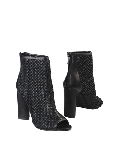 Kendall + Kylie Ankle Boots In Black