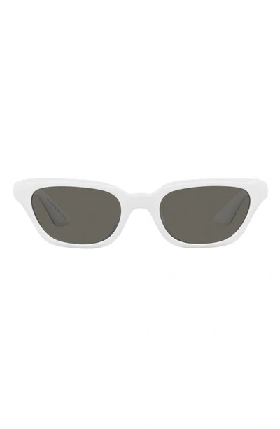 Oliver Peoples X Khaite 1983c 52mm Irregular Sunglasses In White_carbon_grey