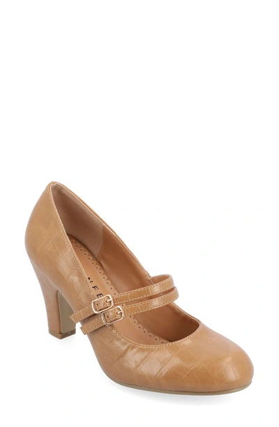 Journee Collection Windy Pump In Tan Croco