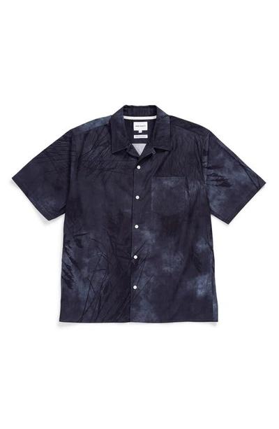 Norse Projects Carsten Print Short Sleeve Cotton Button-up Shirt In Dark Navy