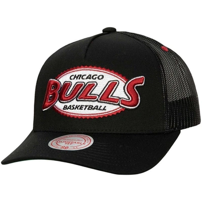 Mitchell & Ness Men's  Black Chicago Bulls Team Seal Trucker Snapback Hat