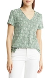 Caslon Short Sleeve V-neck T-shirt In Green Dune- Ivory Vines