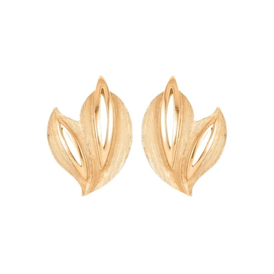 Susan Caplan Vintage 1960s Vintage Trifari Brushed Leaf Clip-on Earrings In Gold