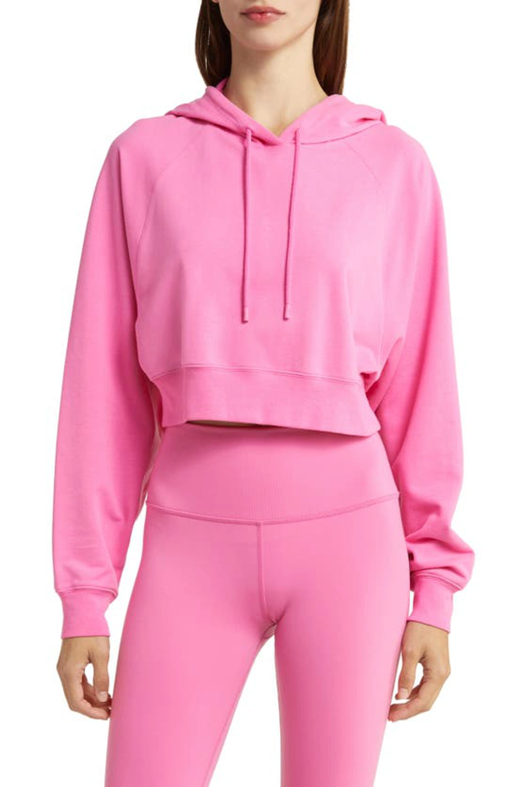 alo ピンク パーカー❣️ALO YOGAフード付き❣️ Alo Yoga Double Take French Terry Crop Hoodie In Paradise Pink